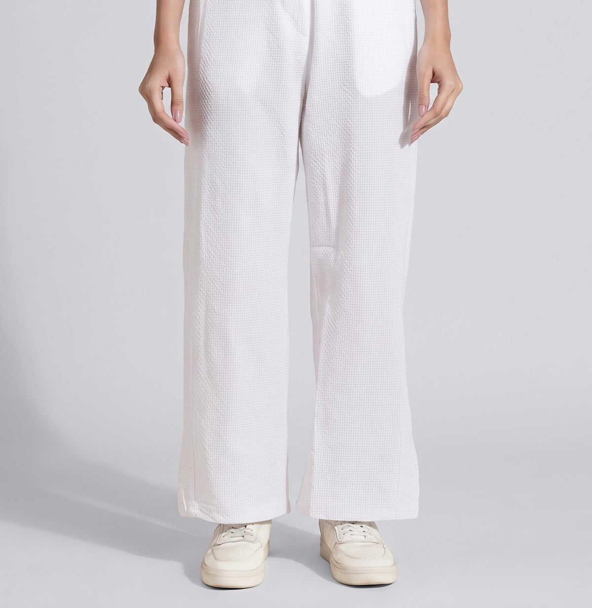 Flexgrid Relaxed Pant - White
