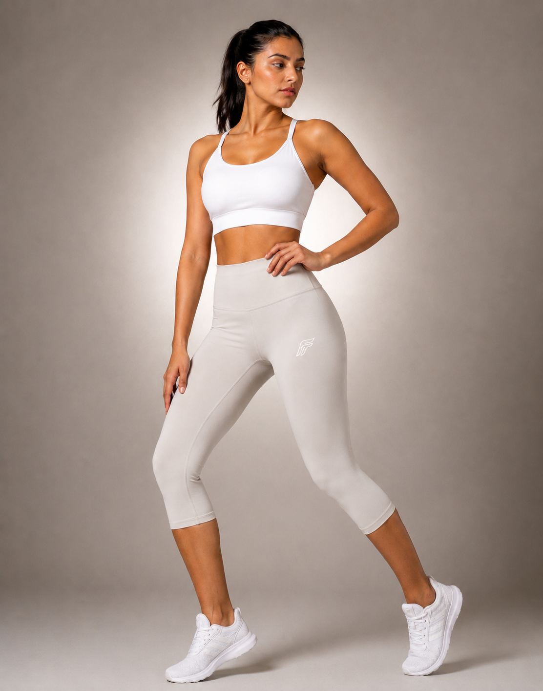 Hybrid 3/4 Capri Leggings - Stone Frost Grey