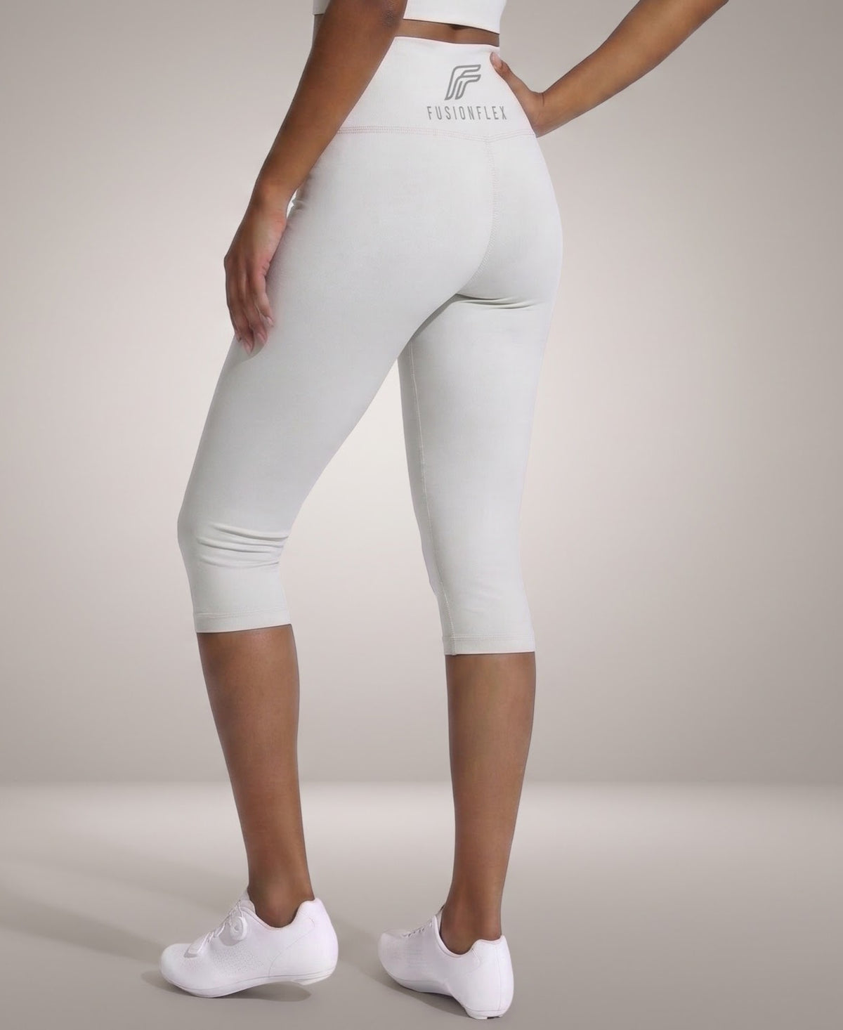 Hybrid 3/4 Capri Leggings - Stone Frost Grey